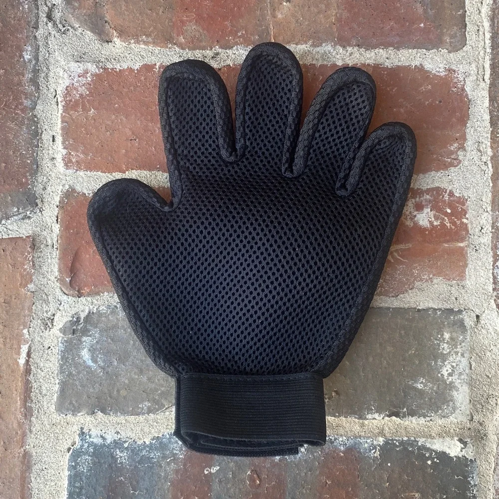 NWOT Pet Brushing Glove